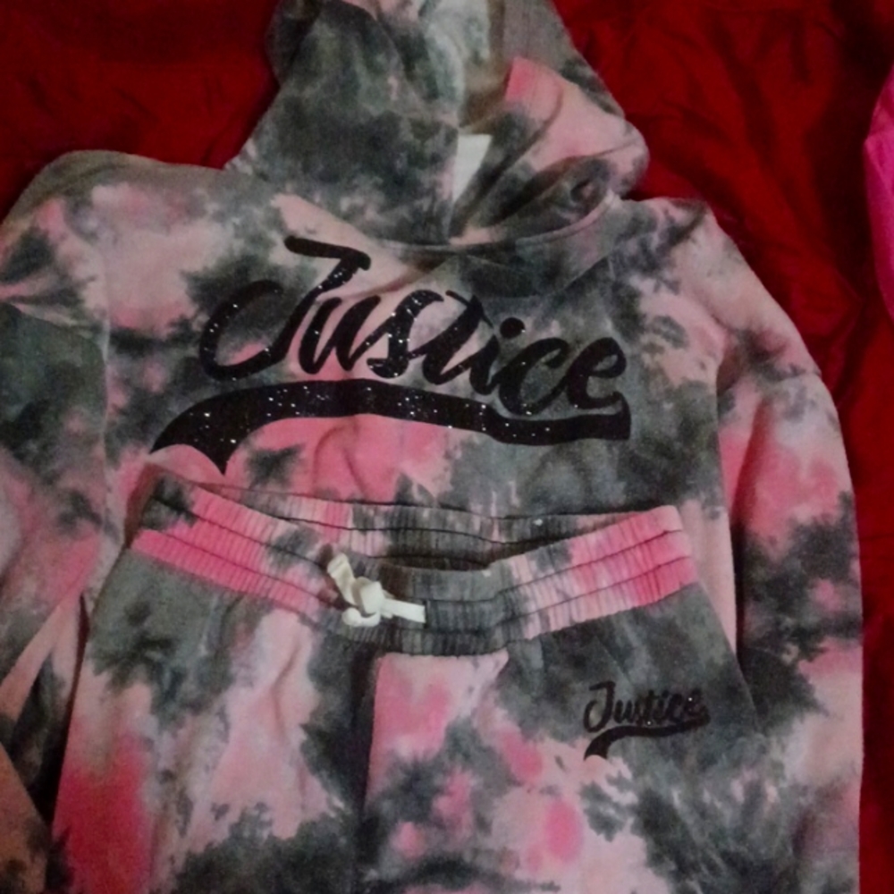 Im selling these it has pant with it